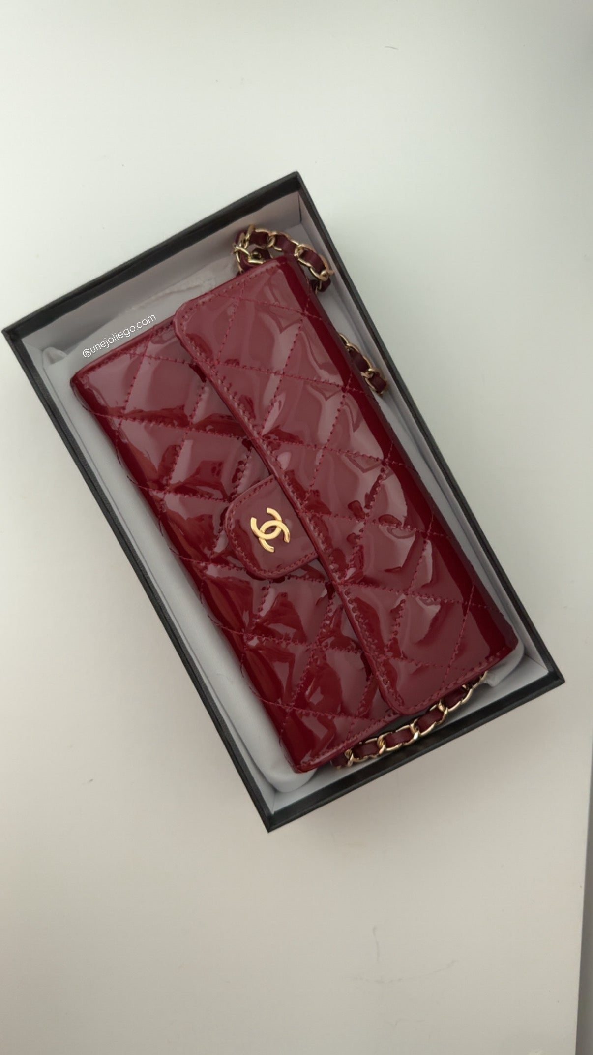 Sac cerise verni